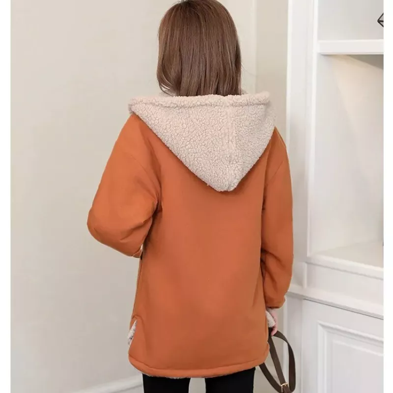 Manteau grossesse et porte bébé camel