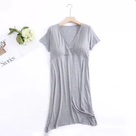 Chemise de nuit allaitement gris clair à manche courte